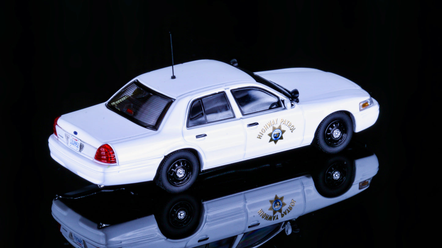 Rollin 1:64 Ford Crown Victoria California Highway Patrol Polar Bear
