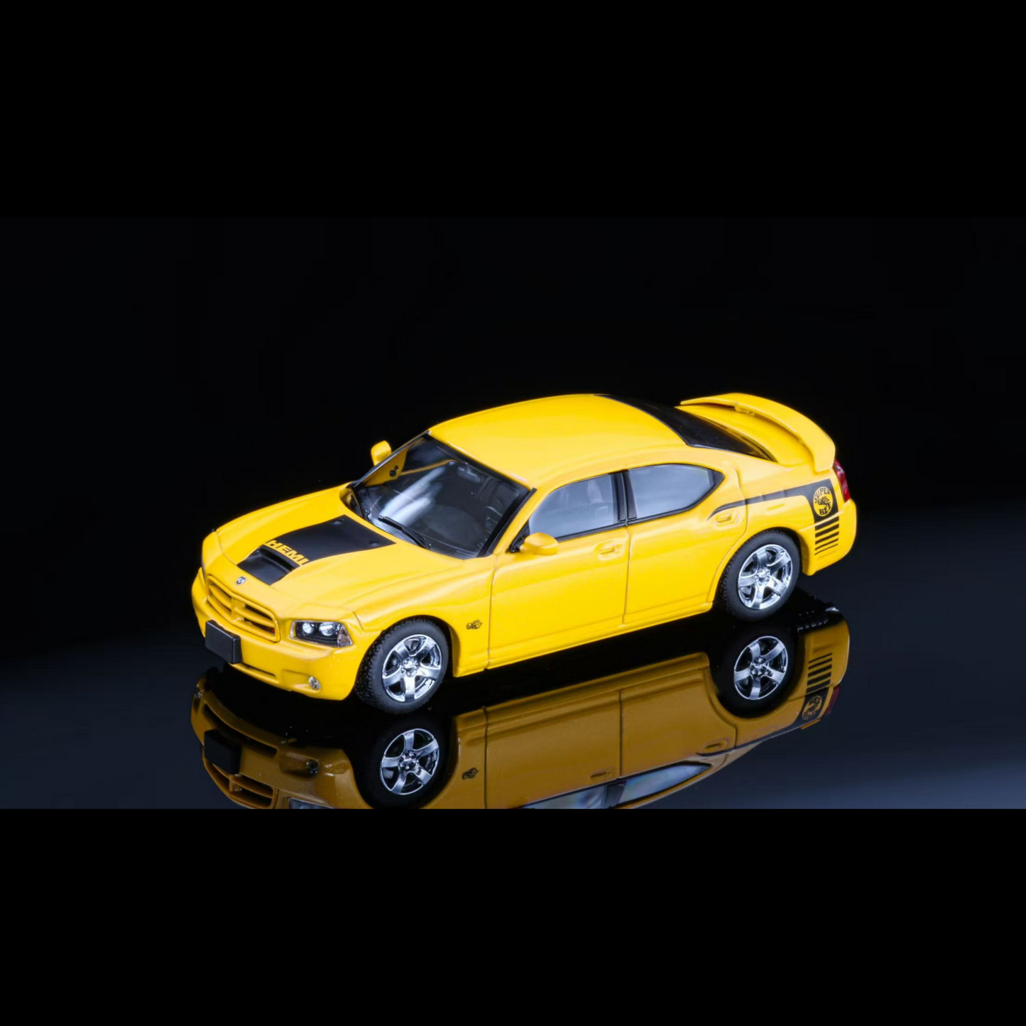 Rollin 1:64 Dodge Charger 08 R/T Yellow