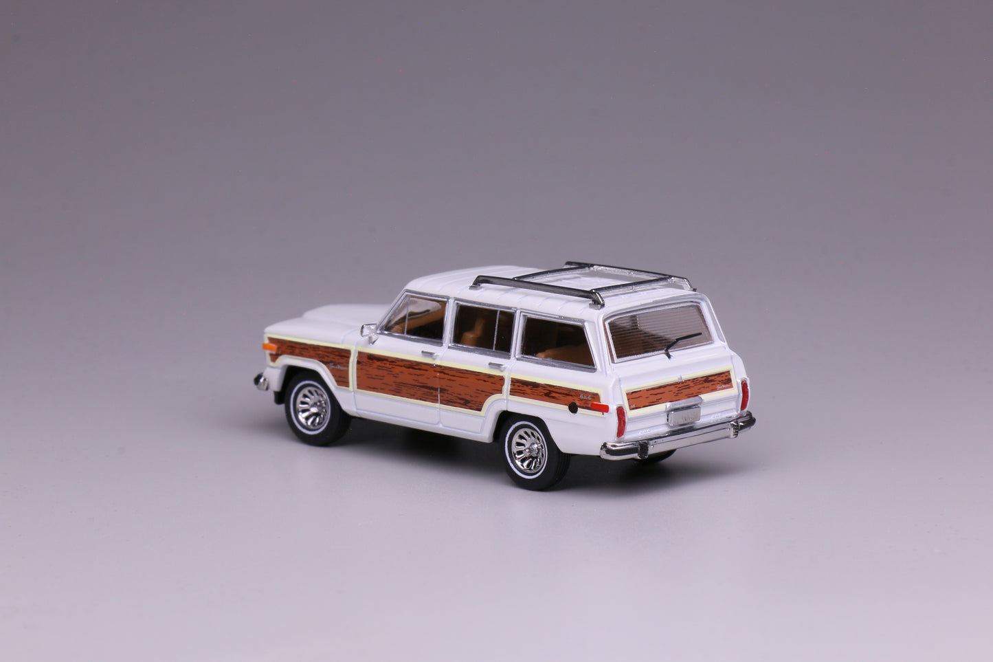 596 1:64 Jeep Wagoneer White Wood Sides