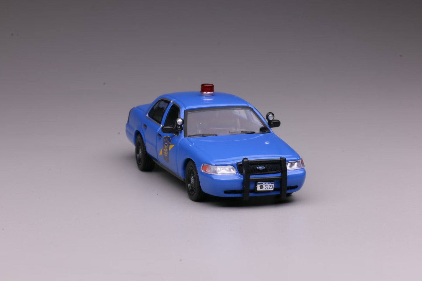 596 1:64 Ford CV Crown Victoria Michigan State police