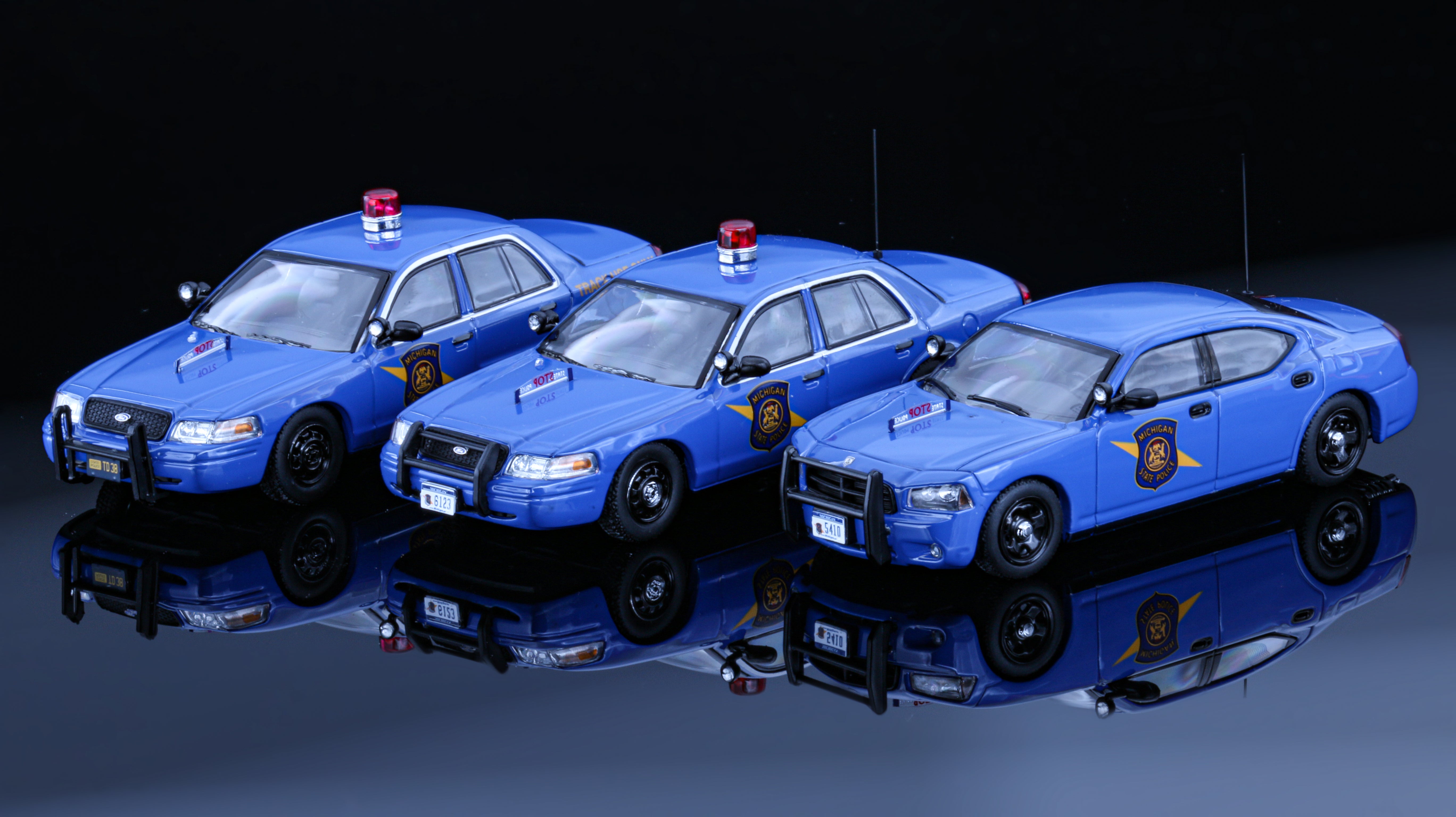 Rollin 1:64 Michigan State Ford Crown Victoria / 08 Dodge Charger