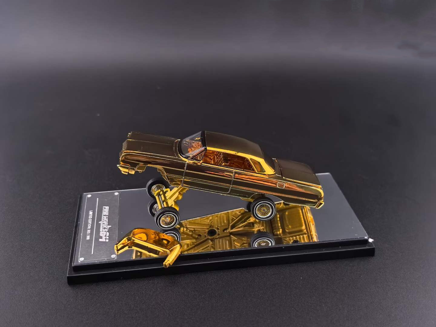 Finework 1:64 Impala Lowrider Gold