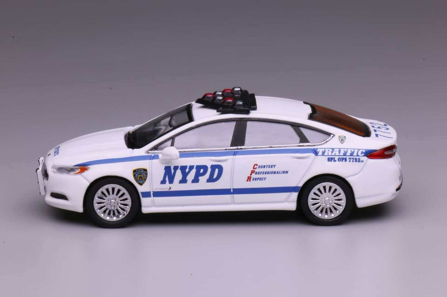 596 1:64 Ford Fusion New York Police Department Traffic