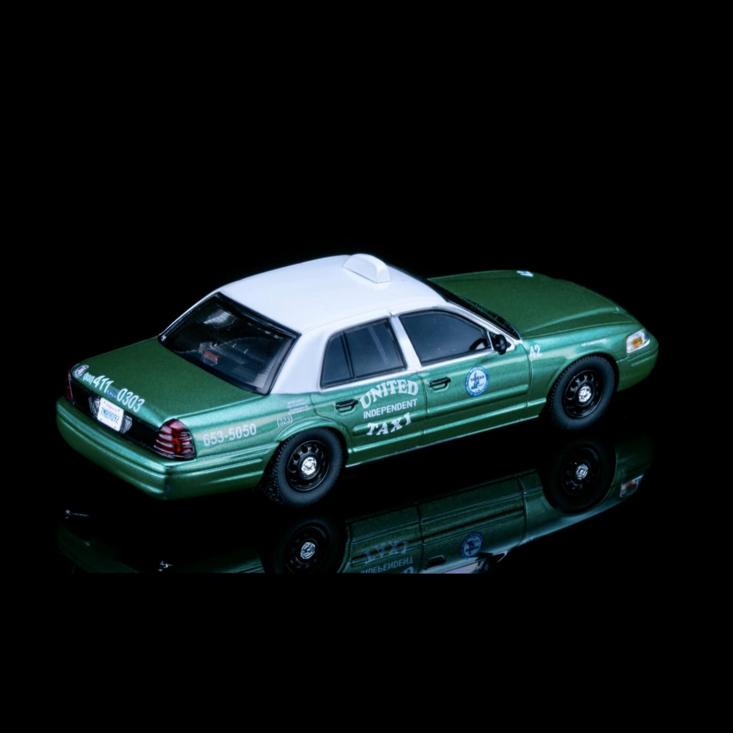 Rollin 1:64 Ford Crown Victoria Los Angeles United Independent Taxi