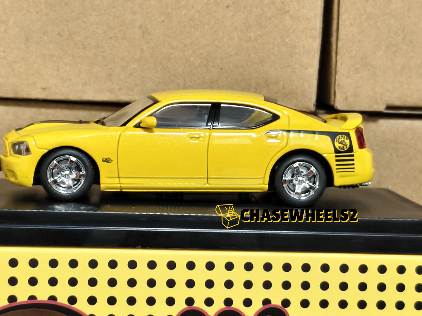Rollin 1:64 Dodge Charger 08 R/T Yellow