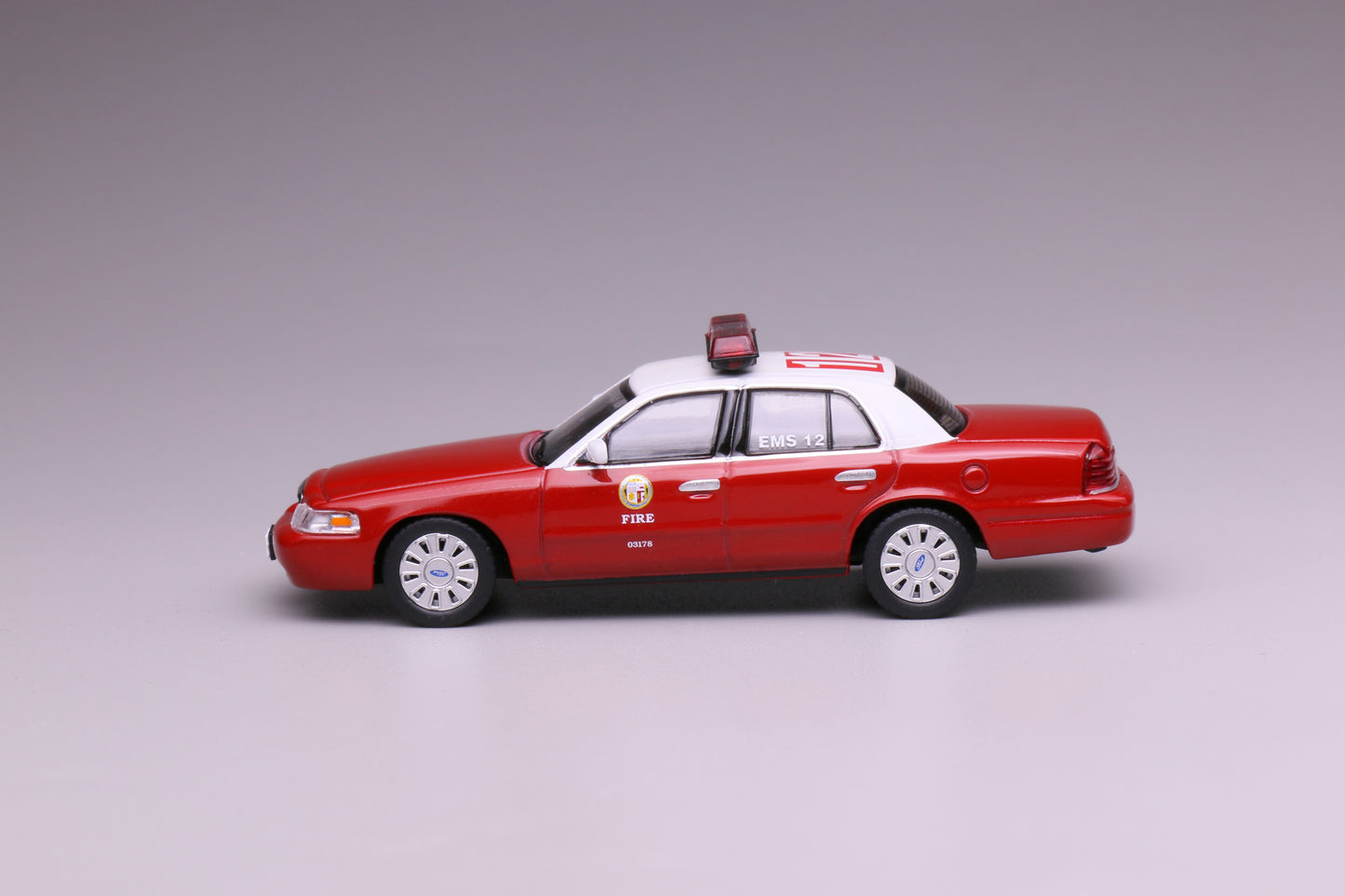 596 1:64 Ford CV CROWN VICTORIA Los Angeles Fire Department LAFD