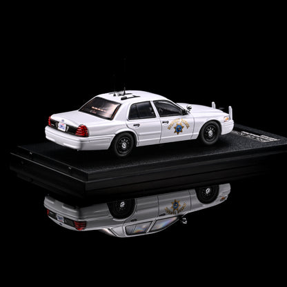 [Pre-order] Rollin 1:64 White California Highway Patrol Polar Bear Crown Victoria CHP No.141