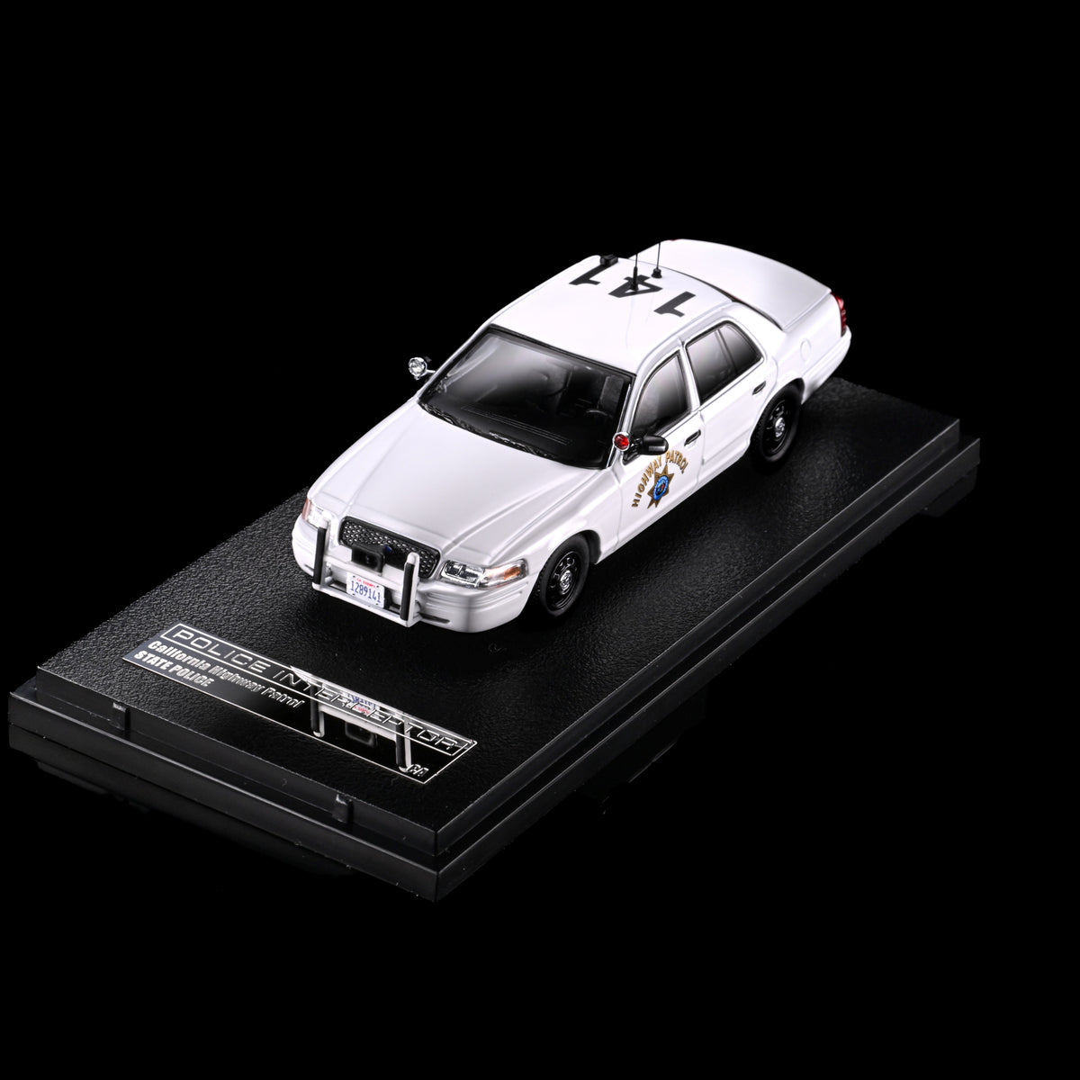 [Pre-order] Rollin 1:64 White California Highway Patrol Polar Bear Crown Victoria CHP No.141