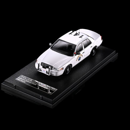 [Pre-order] Rollin 1:64 White California Highway Patrol Polar Bear Crown Victoria CHP No.141