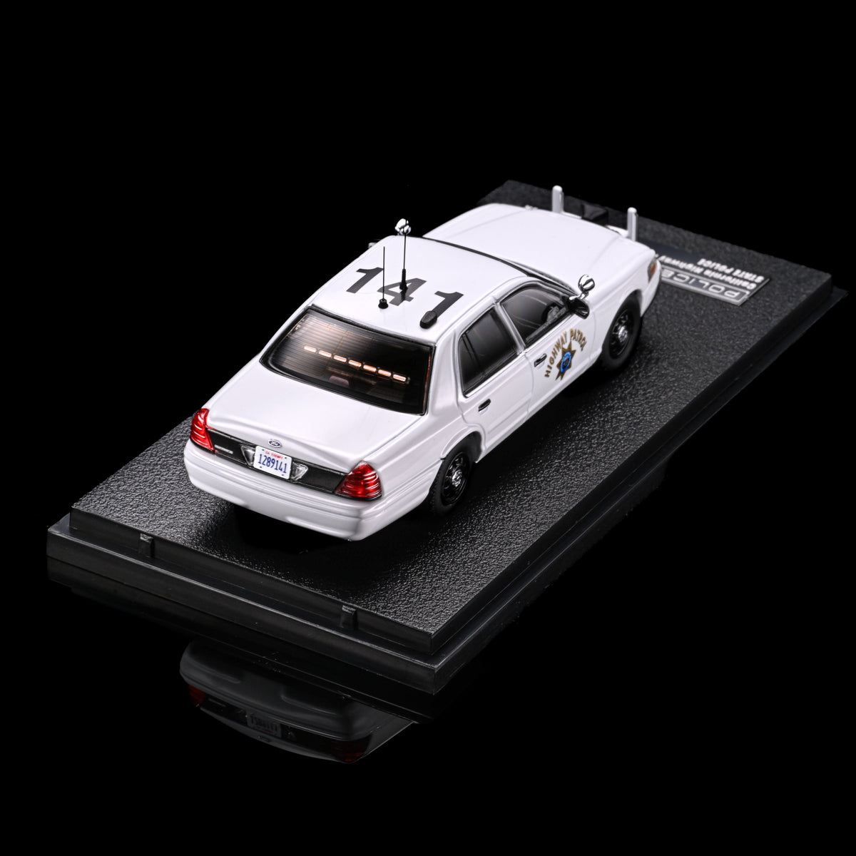 [Pre-order] Rollin 1:64 White California Highway Patrol Polar Bear Crown Victoria CHP No.141