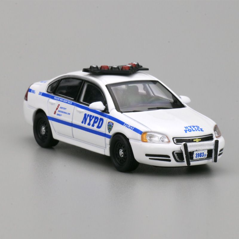 596 1:64 Chevrolet Impala NYPD