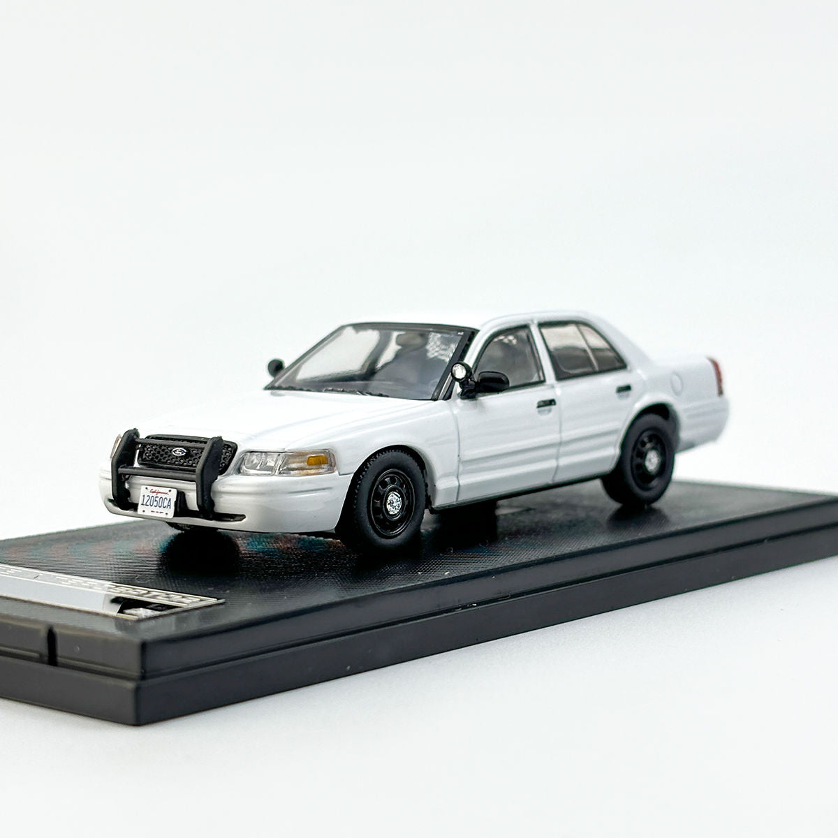 Rollin 1:64 Ford CV Crown Victoria Unmarked