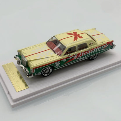 Turning Crush 1:64 Lincoln Continental Town Car Christmas Exclusive