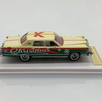 Turning Crush 1:64 Lincoln Continental Town Car Christmas Exclusive