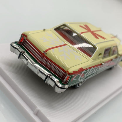 Turning Crush 1:64 Lincoln Continental Town Car Christmas Exclusive