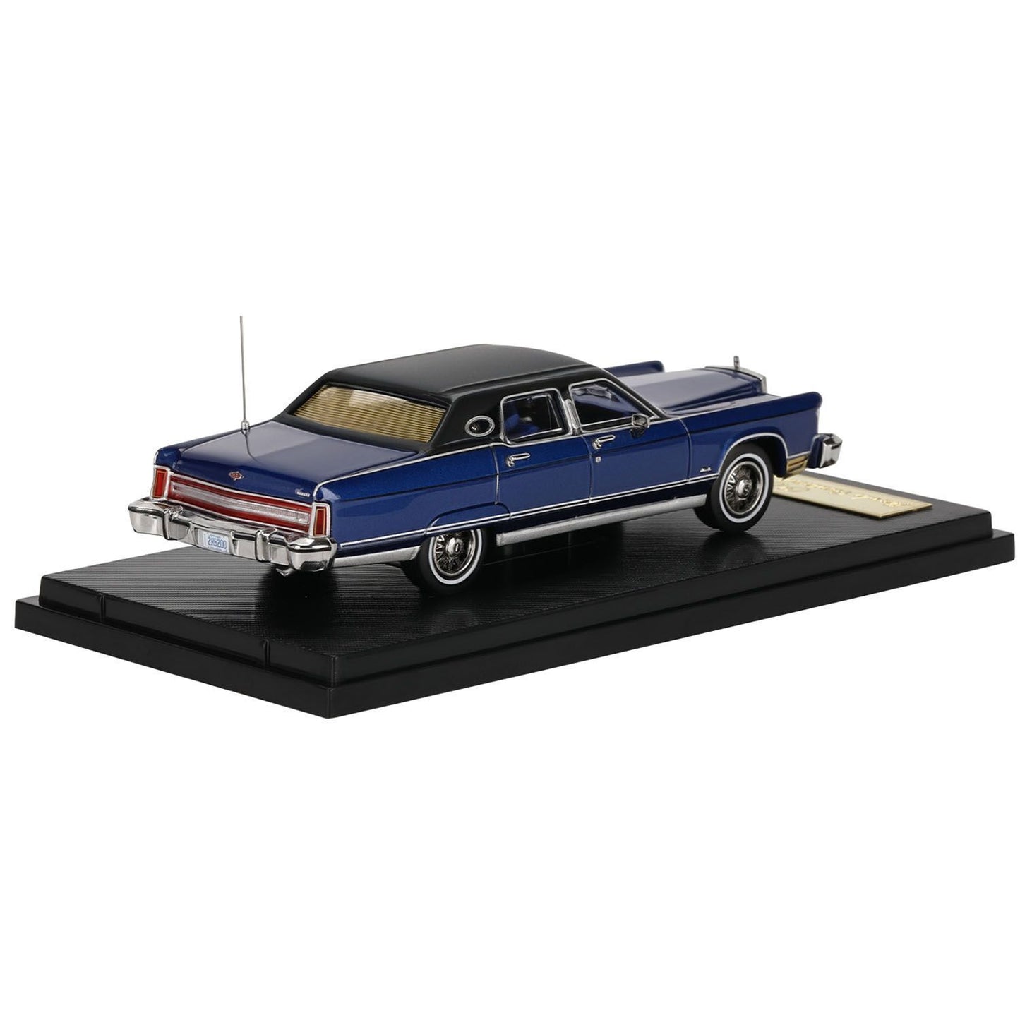 Turning Crush 1:64 Lincoln Continental Town Car Blue