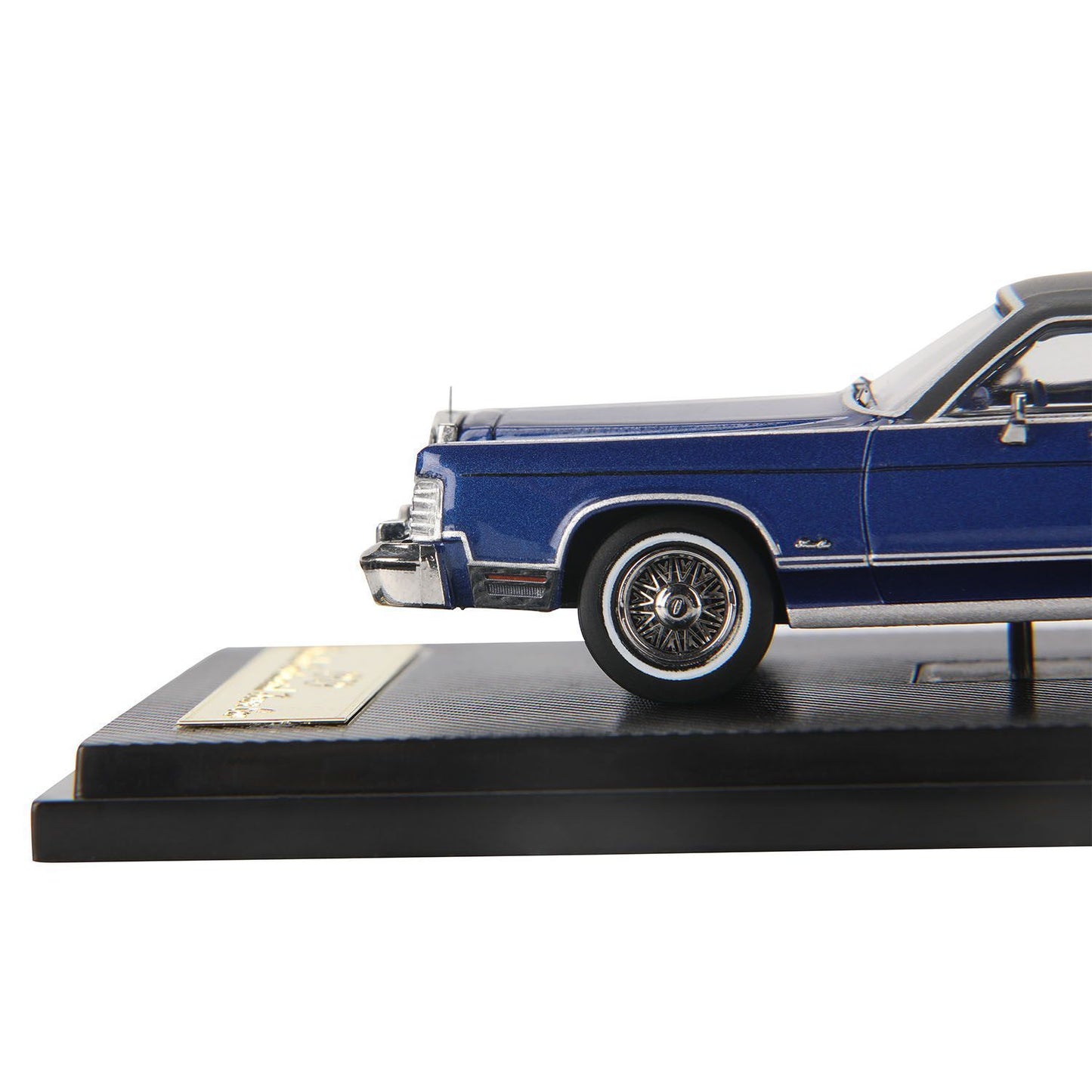 Turning Crush 1:64 Lincoln Continental Town Car Blue