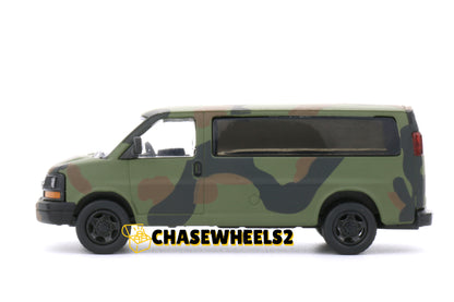 596 Model 1:64 Geen Camouflage Chevrolet Express