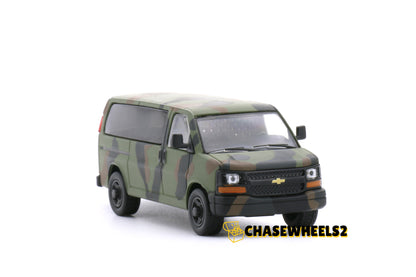 596 Model 1:64 Geen Camouflage Chevrolet Express