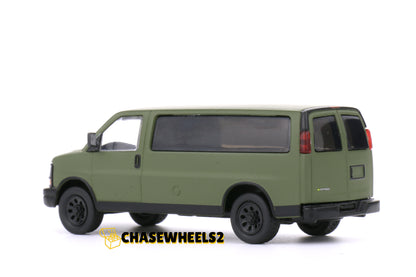 596 Model 1:64 Geen Camouflage Chevrolet Express