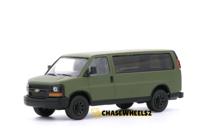 596 Model 1:64 Geen Camouflage Chevrolet Express