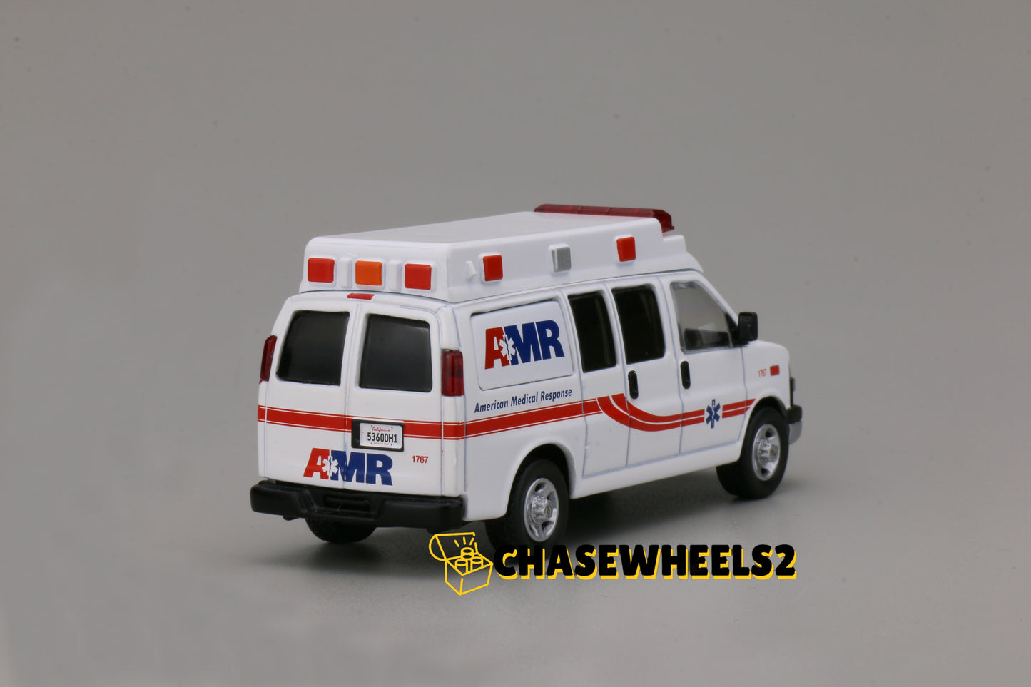 [Pre-order] 596 Model 1:64 Ambulance Chevrolet Express Van AMR