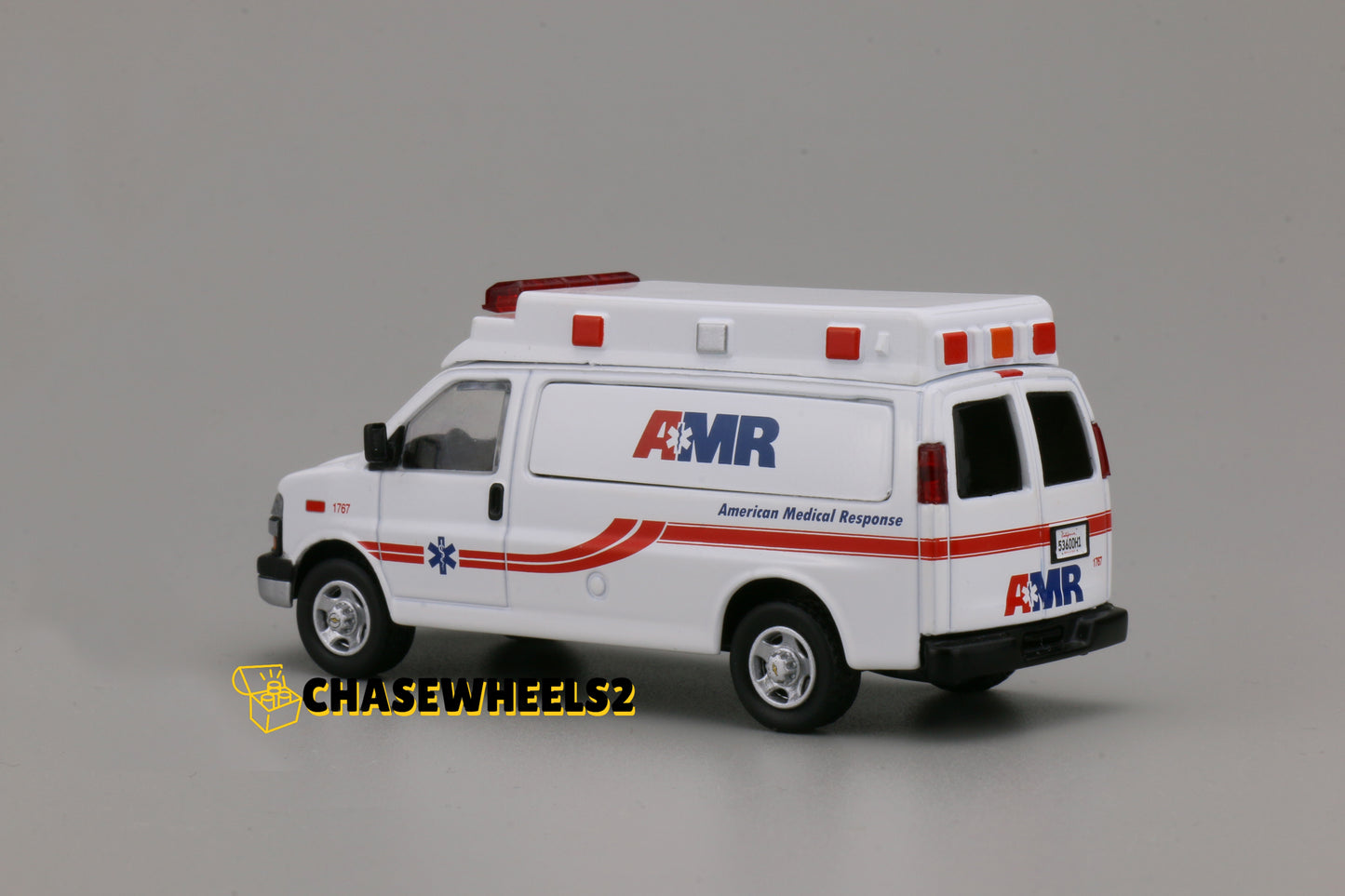 [Pre-order] 596 Model 1:64 Ambulance Chevrolet Express Van AMR