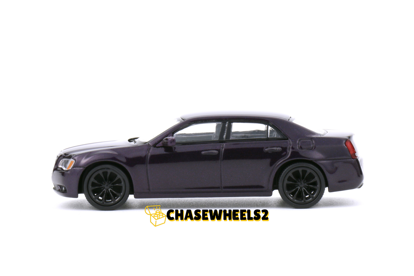 596 Model 1:64 Chrysler 300c Purple