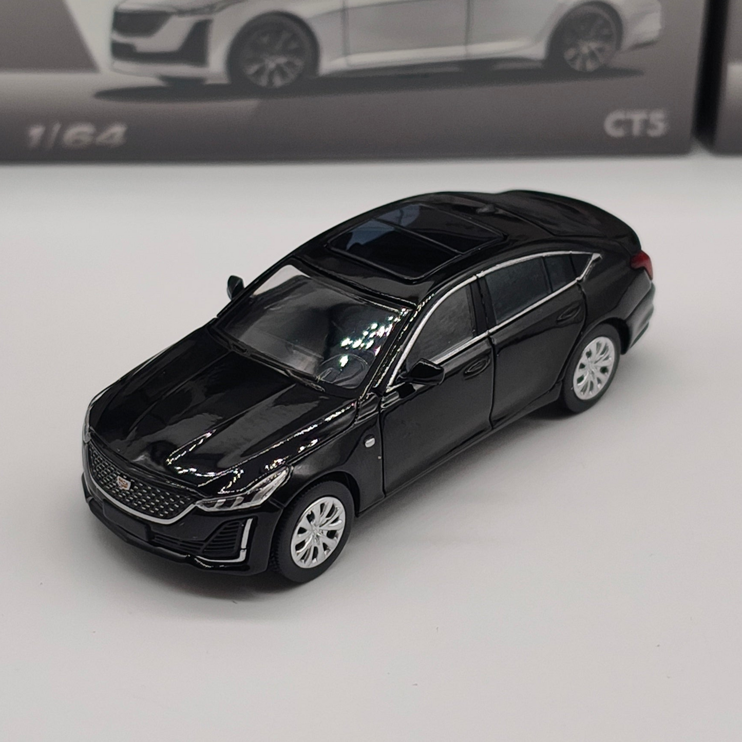 Masdi 1:64 Cadillac CT5 Black