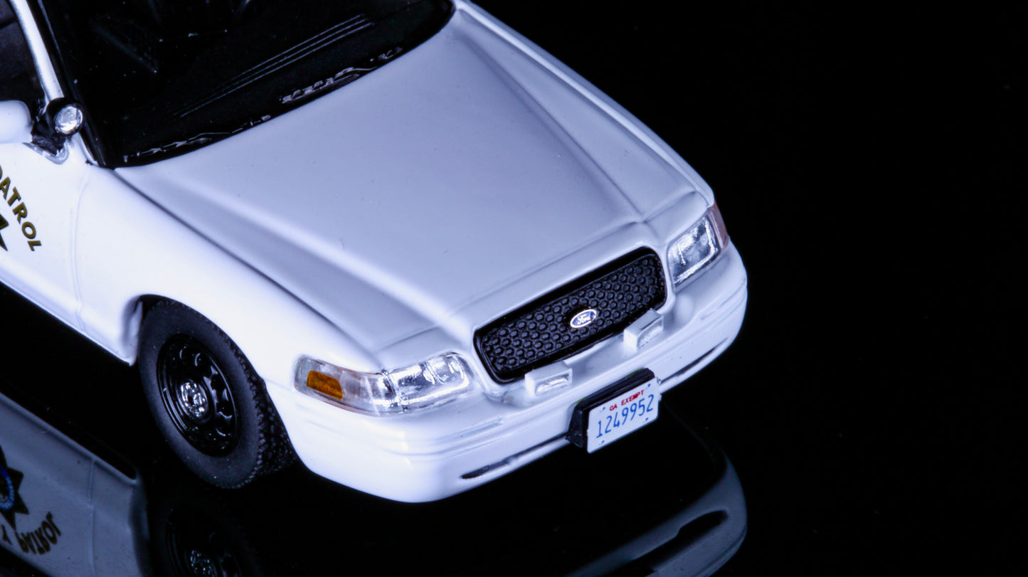 Rollin 1:64 Ford Crown Victoria California Highway Patrol Polar Bear