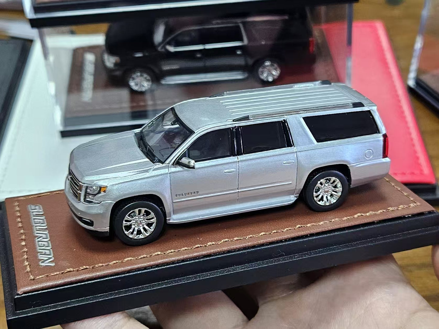 GOC 1:64 2015 Chevrolet Suburban sliver