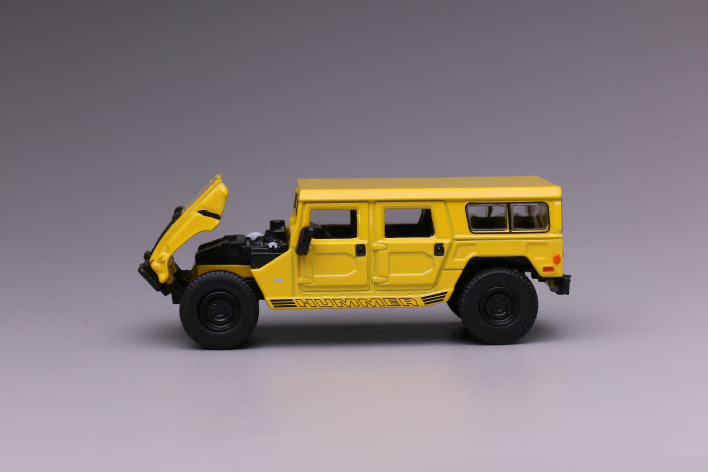 [Pre-order] 596 1:64 Hummer H1 Yellow