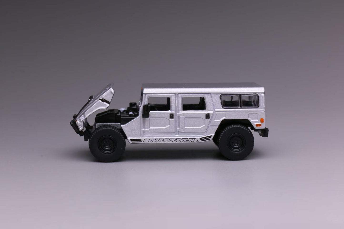 [Pre-order] 596 1:64 Hummer H1 Sliver