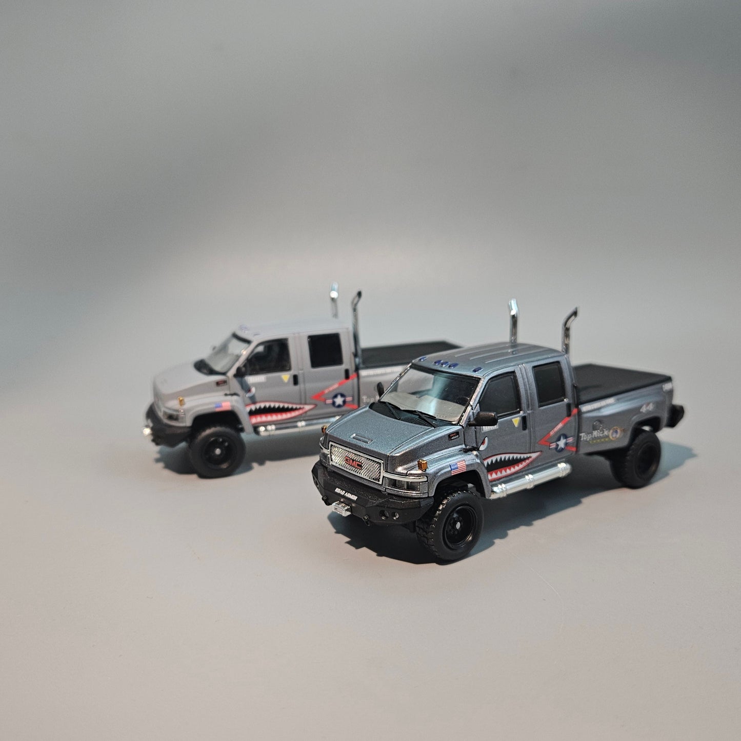 GOC 1/64 GMC TOPKICK C4500 The Grey Shark