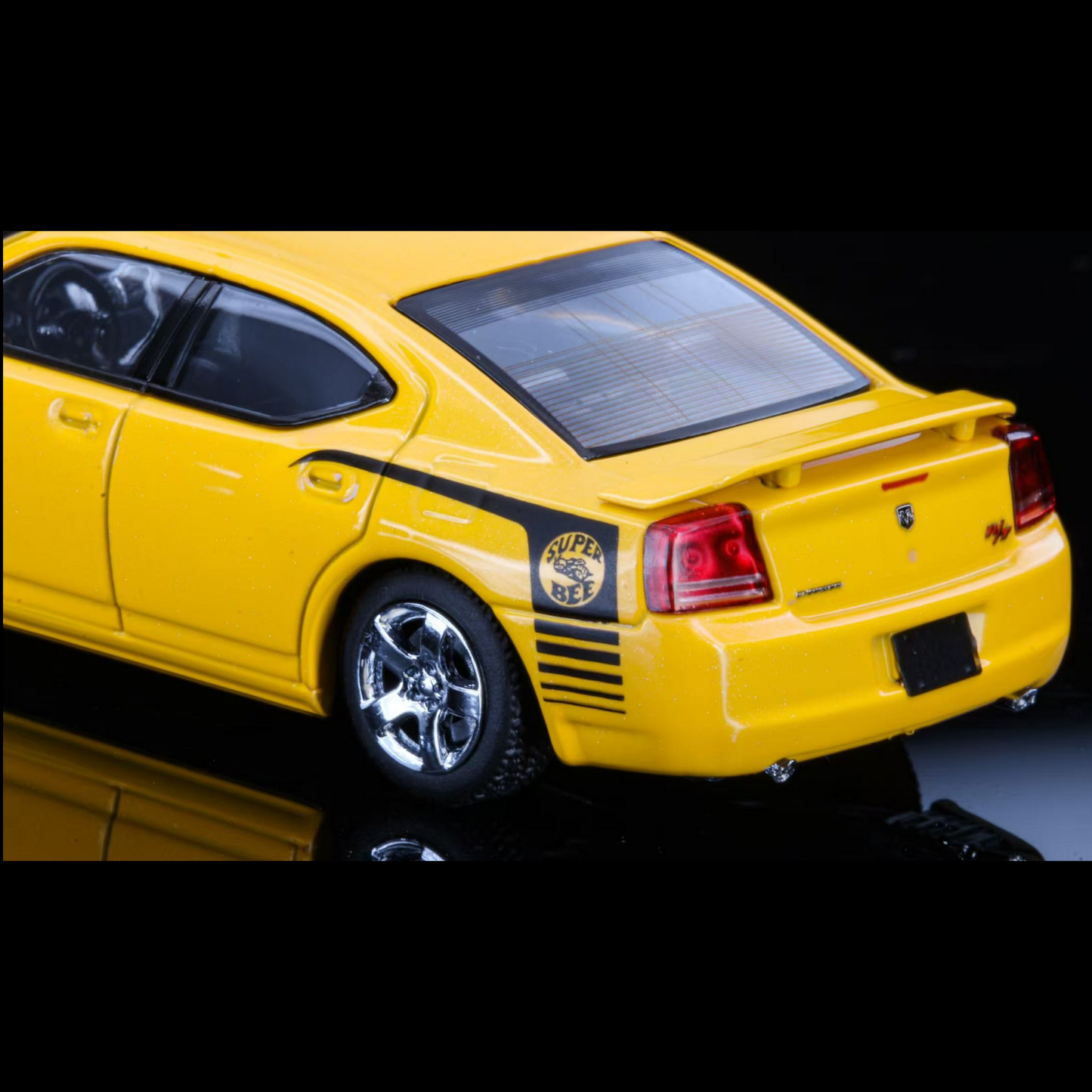 Rollin 1:64 Dodge Charger 08 R/T Yellow