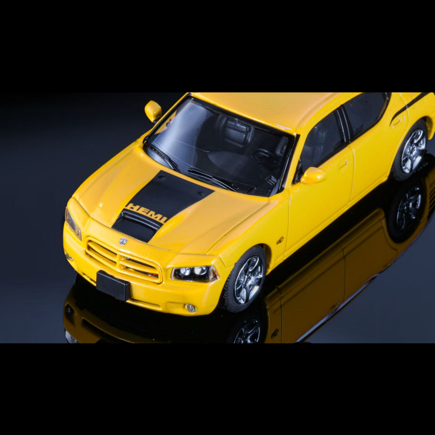 Rollin 1:64 Dodge Charger 08 R/T Yellow