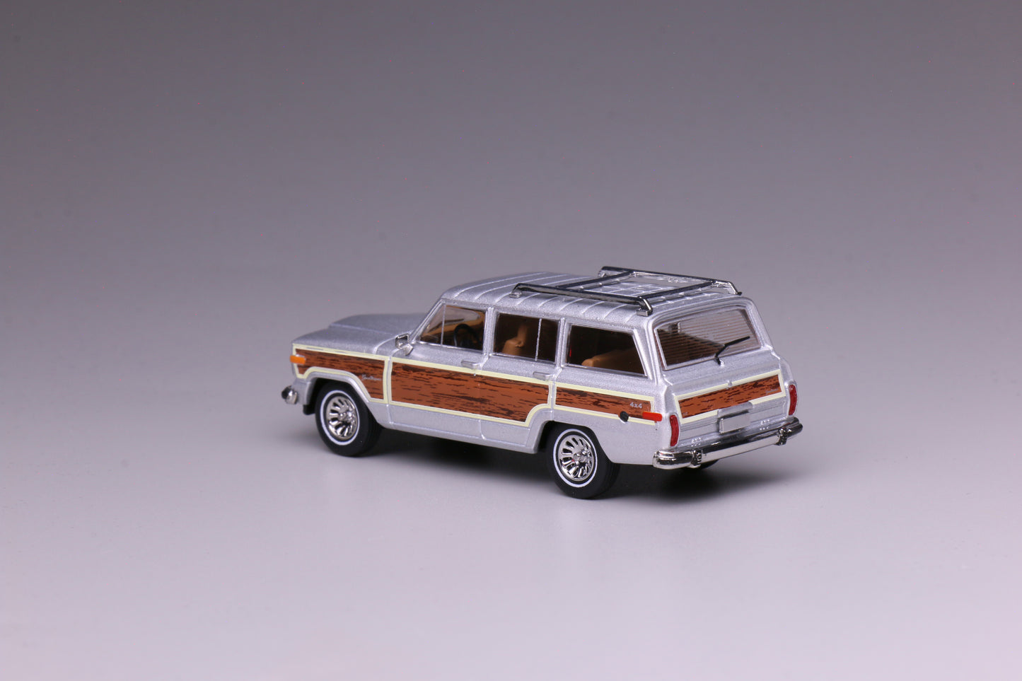596 1:64  Jeep Wagoneer Sliver Wood Sides