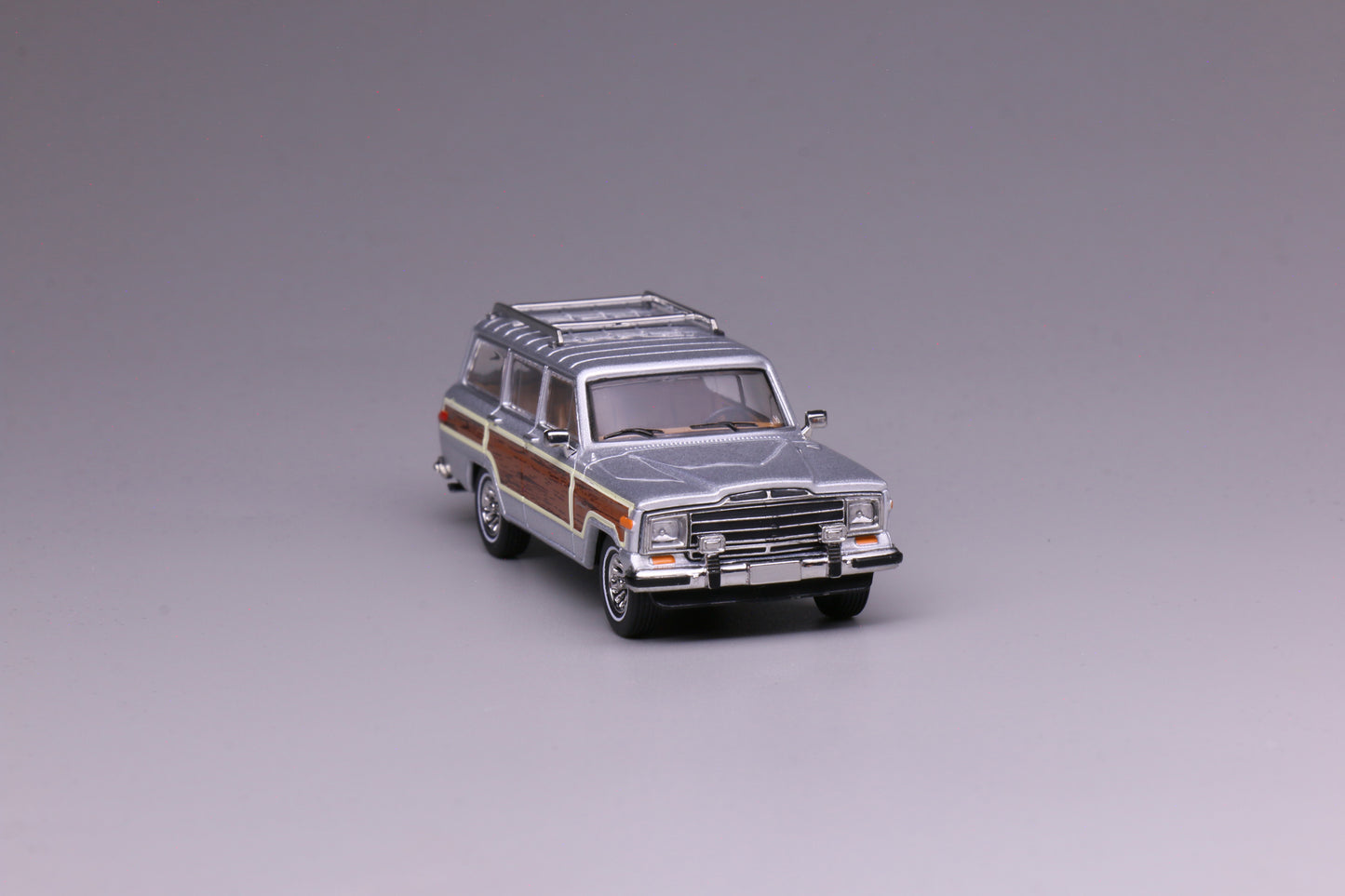596 1:64  Jeep Wagoneer Sliver Wood Sides