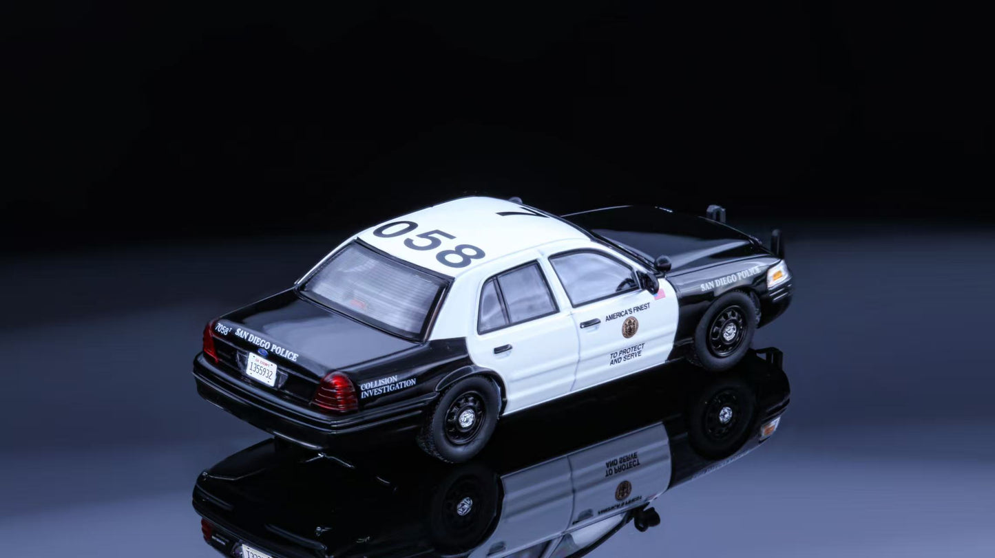 Rollin 1:64 Ford Crown Victoria San diego Police Traffic Div