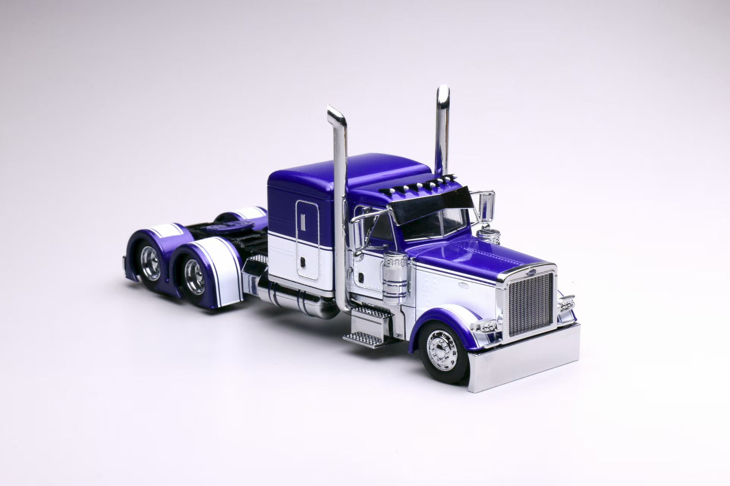 [Make to Order] 596 1:64 Peterbilt 379 Metallic Purple