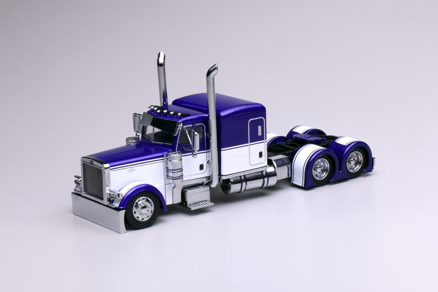 [Make to Order] 596 1:64 Peterbilt 379 Metallic Purple