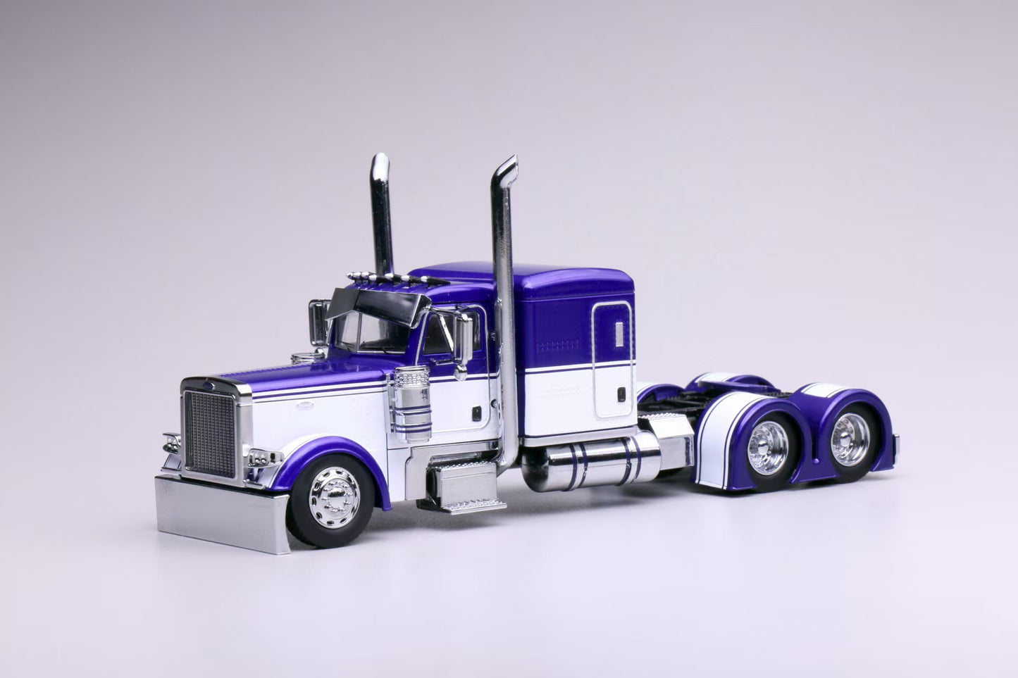 [Make to Order] 596 1:64 Peterbilt 379 Metallic Purple