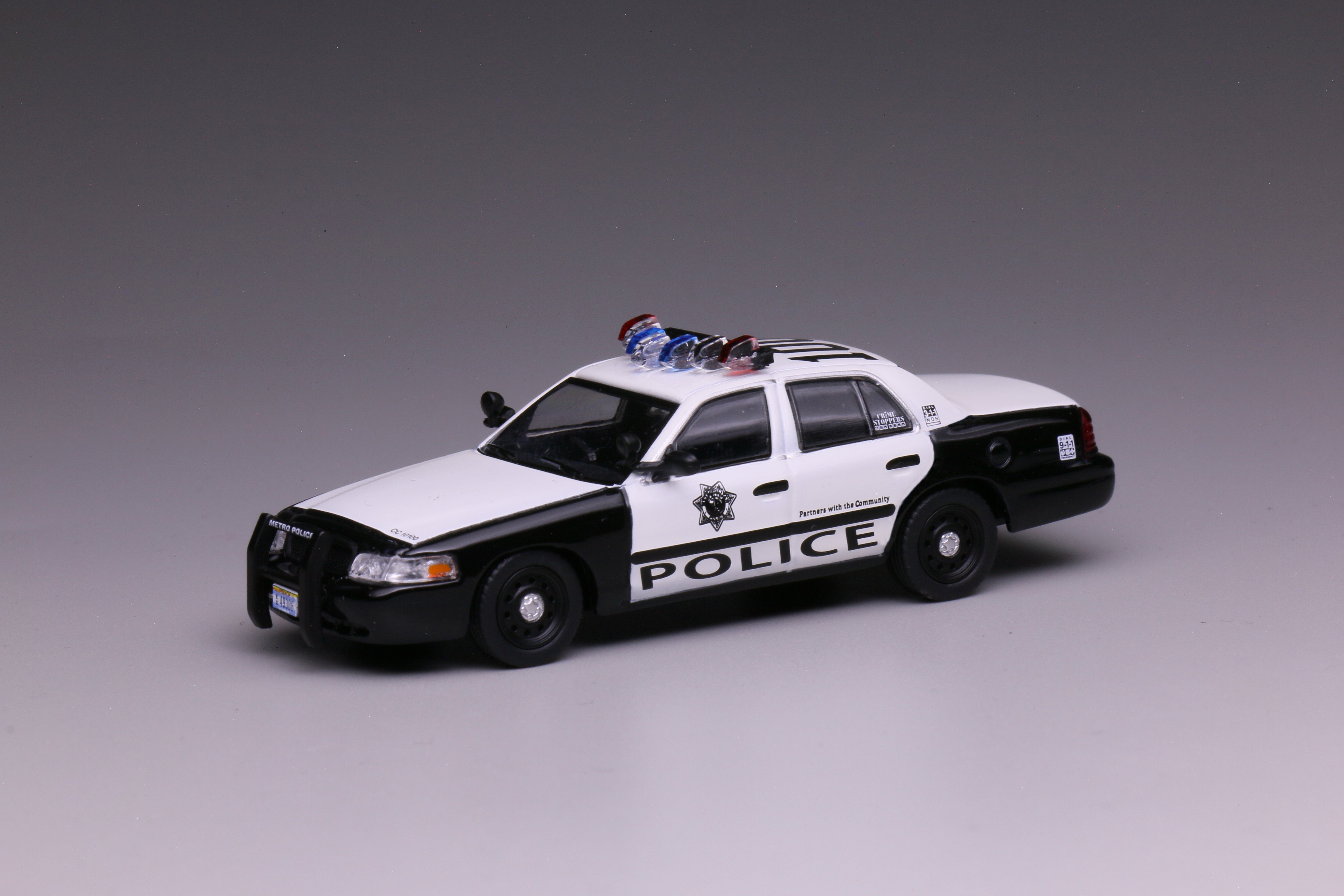596model 1/64 NYPD クラウンヴィクトリア　箱あり 596 model 1:64 White Ford CV CROWN VICTORIA NYPD Police Model