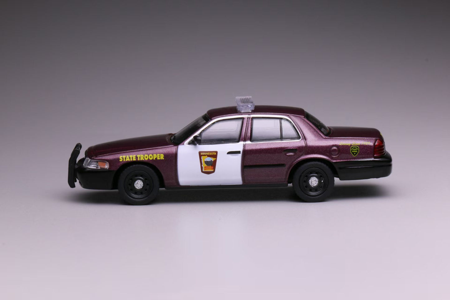 596 1:64 Ford CV Crown Victoria Minnesota State Trooper