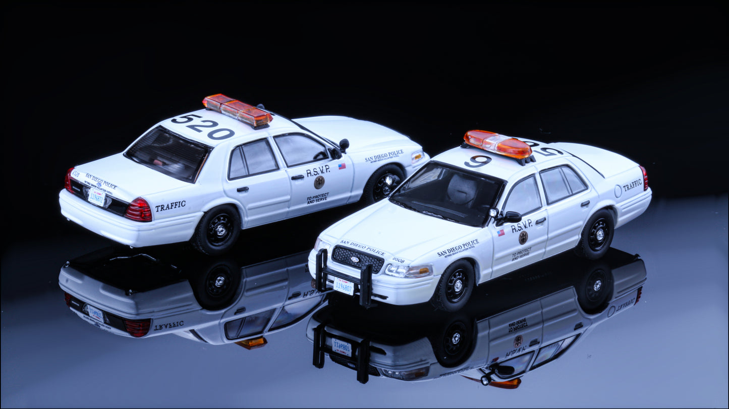 [Pre-order] Rollin 1:64 San diego police Retired Senior Volunteer Patrol crown victoria