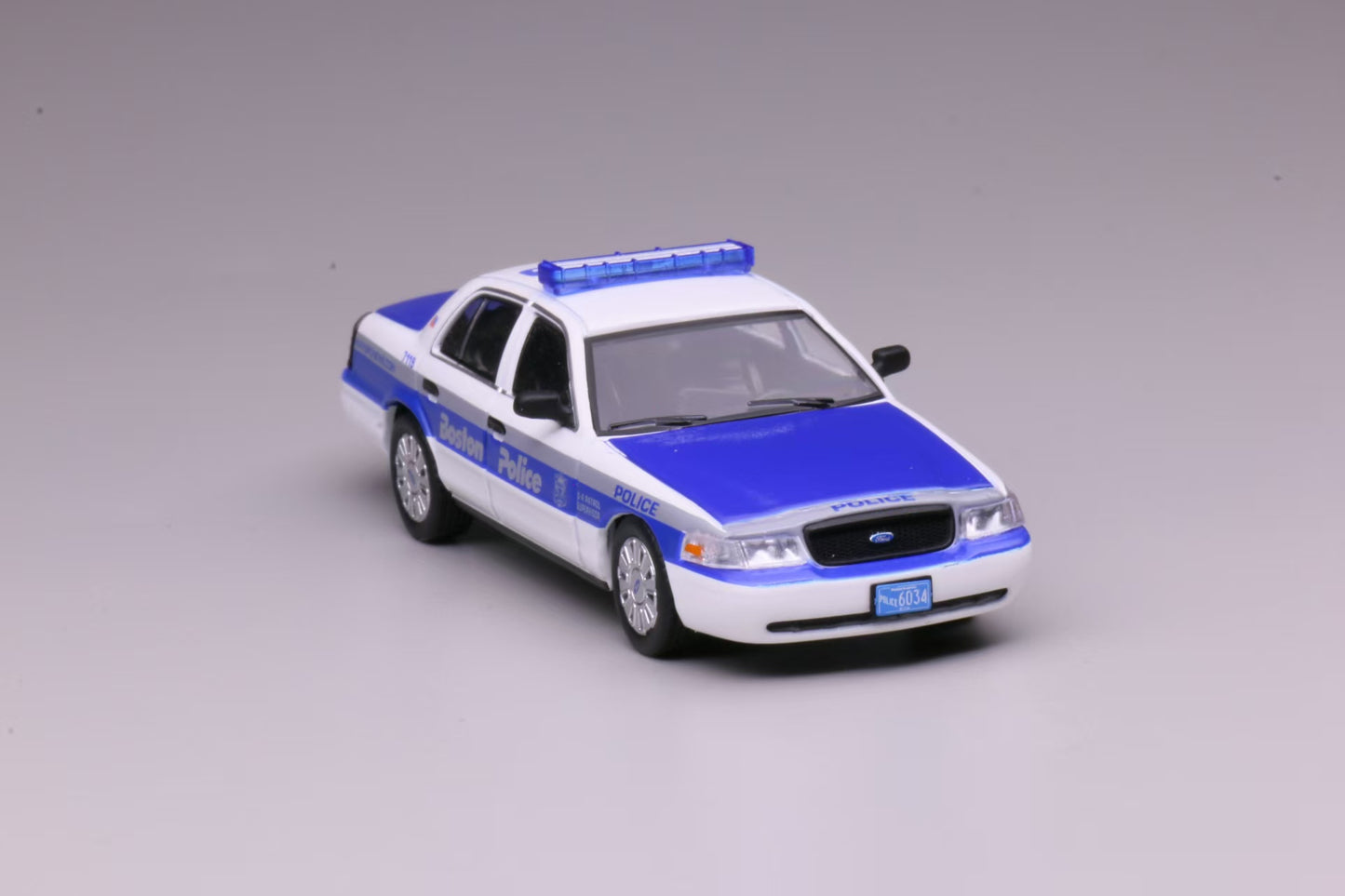 [Pre-order] 596 1:64 Ford CV Crown Victoria Boston Police Department