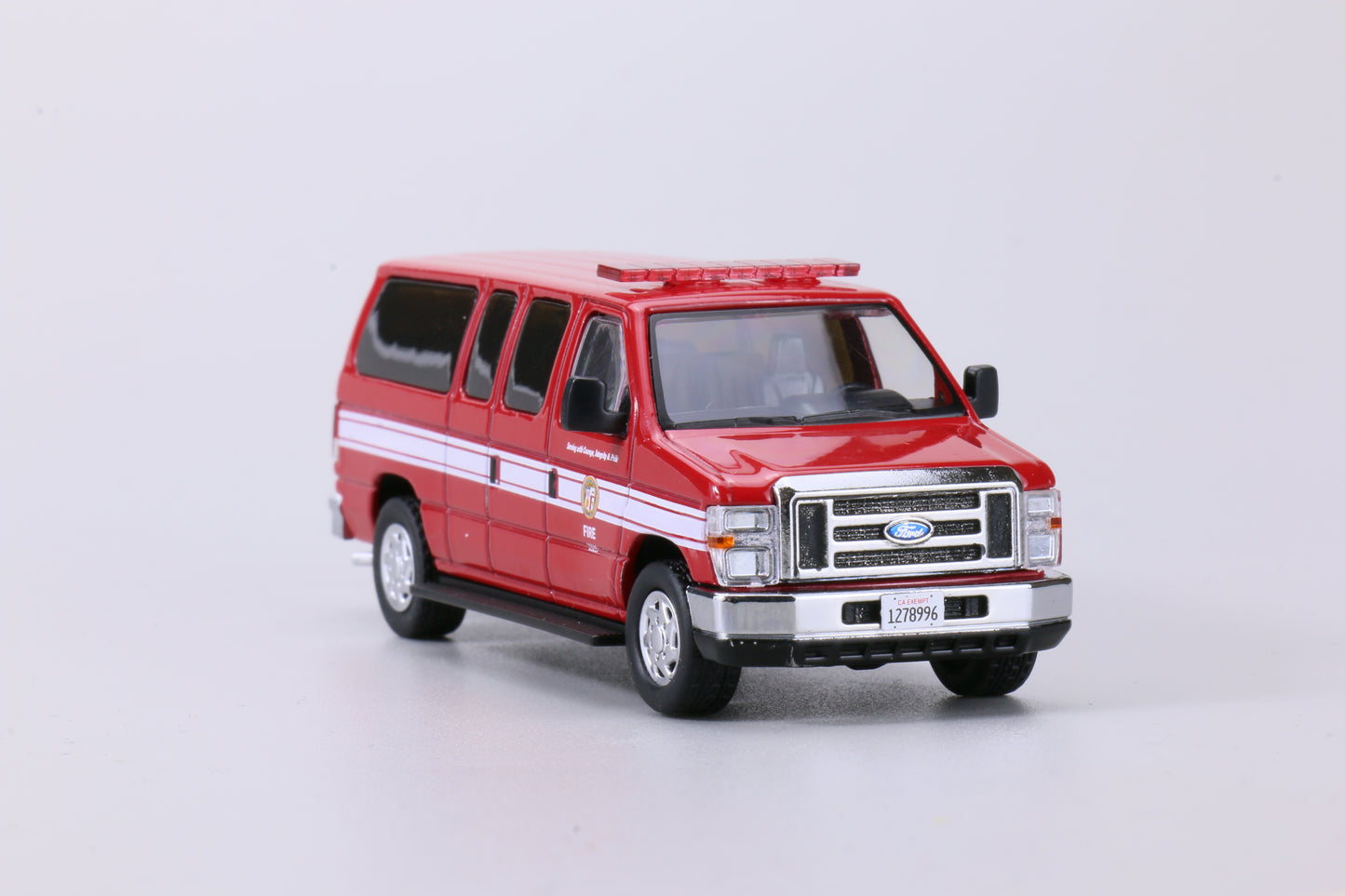 596 1:64 Ford E-Series E350 VAN Los Angeles Fire Department (LAFD)
