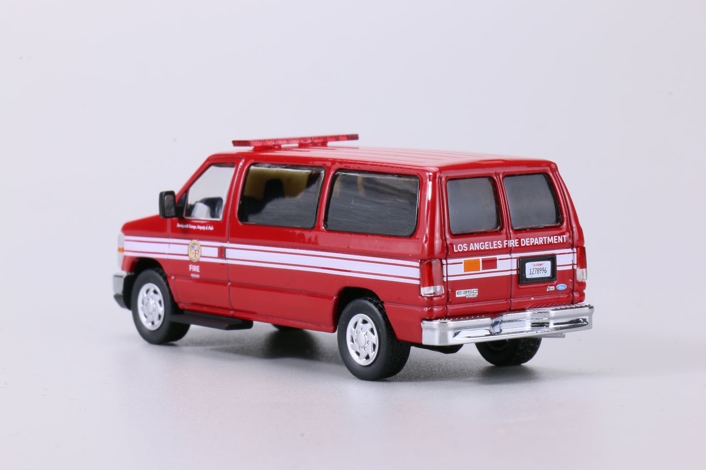 596 1:64 Ford E-Series E350 VAN Los Angeles Fire Department (LAFD)