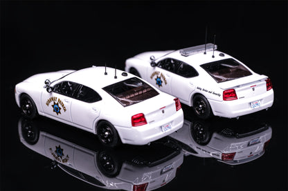 Rollin 1:64 California Highway Patrol CHP charger 08 SMPV Polar Bear