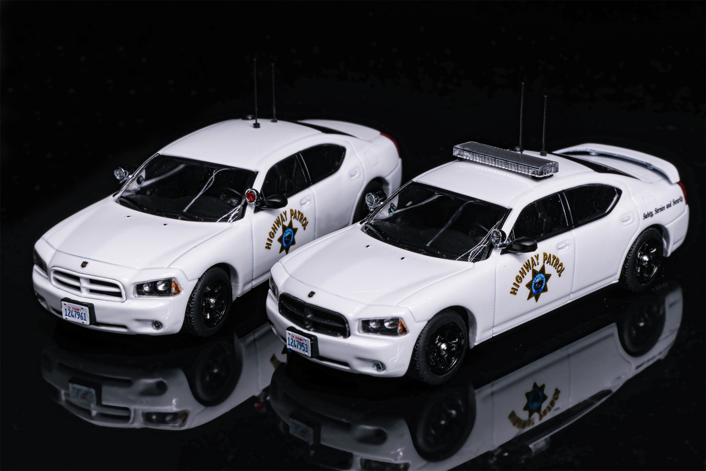 Rollin 1:64 California Highway Patrol CHP charger 08 SMPV Polar Bear